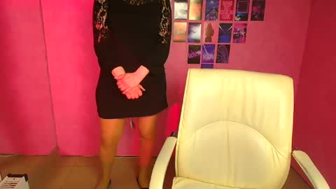 Molly online show from April 12, 11:57 am