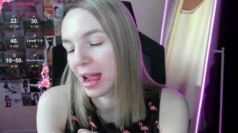 Molly online show from November 12, 6:33 am