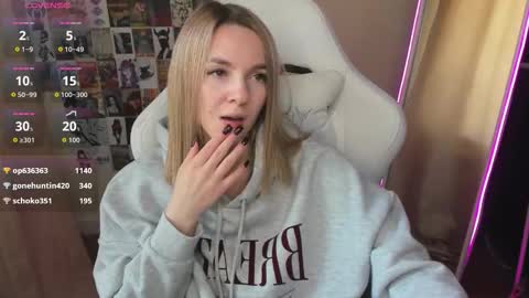 Molly online show from October 19, 8:16 am