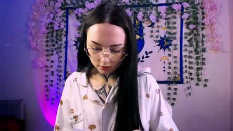 mollymeooww online show from April 11, 7:03 am