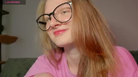 mollytucker online show from July 22, 4:19 pm