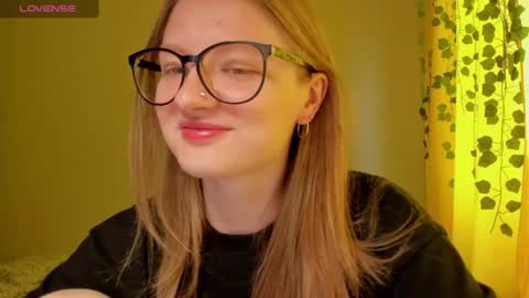 mollytucker online show from June 11, 2:03 pm