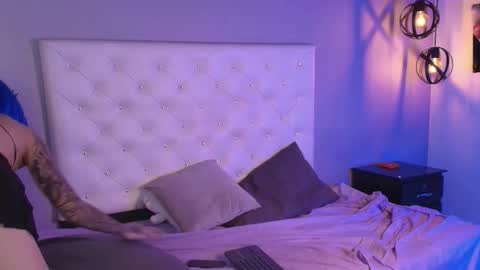 mollyycrystal online show from December 16, 7:58 am