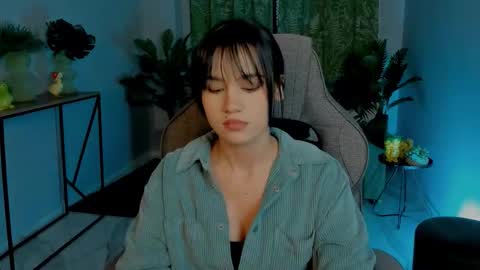 monica online show from November 19, 5:35 pm