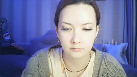 moodiemira online show from March 13, 5:14 pm