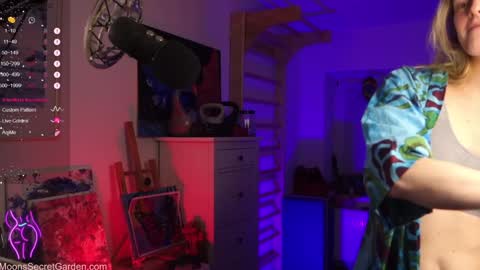 Moon Nymph online show from January 24, 7:07 pm