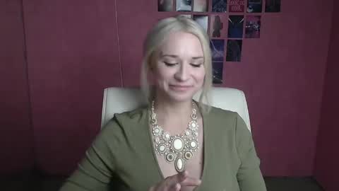 Susanna online show from April 11, 6:30 am