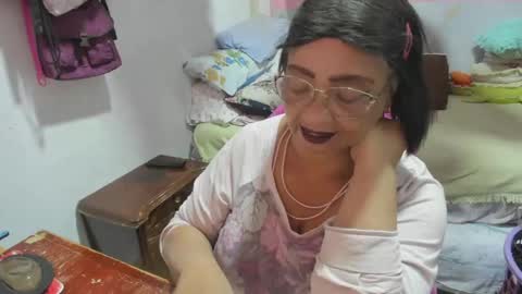 mrs_mommy online show from April 5, 11:48 pm