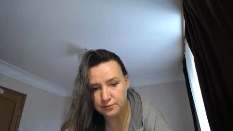 mrs_smith__ online show from April 6, 12:06 pm