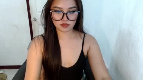 Olivia online show from March 28, 10:30 pm