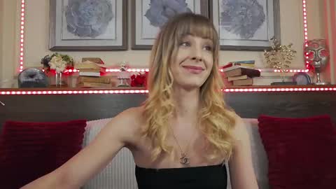 Luna  online show from April 13, 8:20 pm