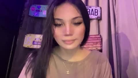 UR GIRL NEXTDOOR online show from March 18, 7:02 am