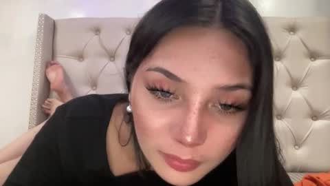 UR GIRL NEXTDOOR online show from May 25, 5:12 pm