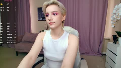 Kate online show from April 23, 10:34 am