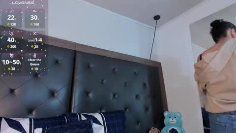 namithomson online show from February 6, 12:00 am