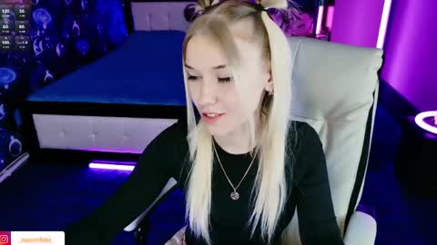 naomihita online show from April 15, 1:33 pm