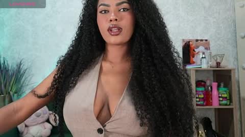 Naomi     online show from April 11, 3:56 am