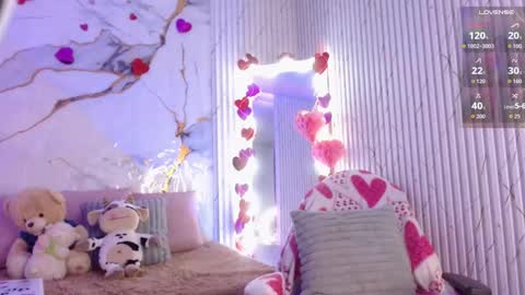 Naomy  online show from March 8, 2:04 am