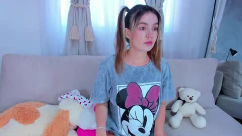 Nashly Fontana online show from June 17, 1:12 pm