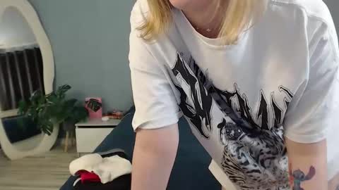 natalee_love online show from April 6, 4:46 am