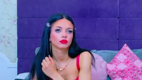 nataliacroft online show from April 25, 2:25 pm