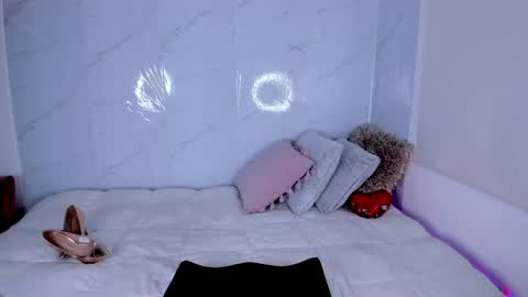 Nathalia    online show from April 18, 3:53 am