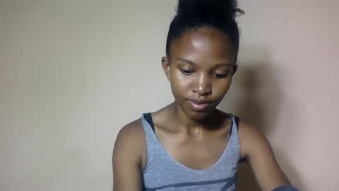 nathalie004 online show from December 14, 7:03 am