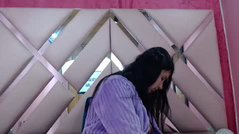 nathaly low online show from September 17, 3:04 am