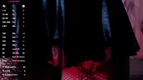 Gwen  online show from February 25, 8:00 pm