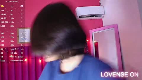 Gwen  online show from January 12, 6:05 pm