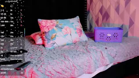 Gwen  online show from October 8, 7:40 pm