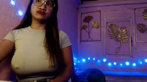 naughty_lorien143 online show from April 13, 11:00 am