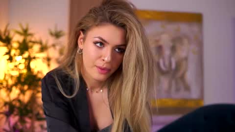 Naya online show from February 4, 7:28 pm