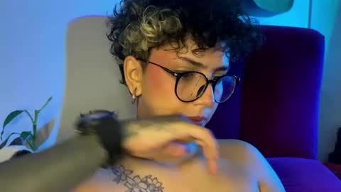 nazzz10 online show from December 16, 2:28 am