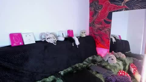 Marie    online show from May 21, 7:17 am