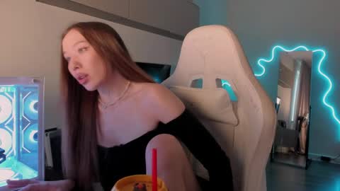 Mina online show from June 2, 9:54 am
