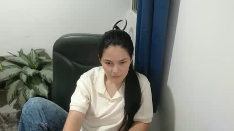 nezuko_sweet online show from March 9, 3:10 am