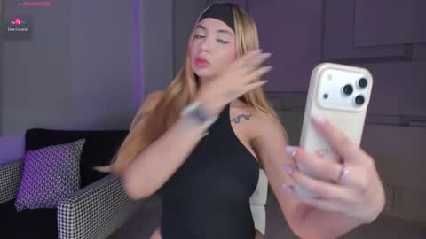 SQUIRTER DOLL    online show from March 25, 7:39 pm