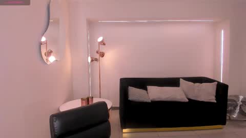 Call me Nia  online show from March 15, 5:15 pm