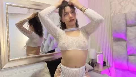 nickollsaenz online show from June 11, 3:58 am