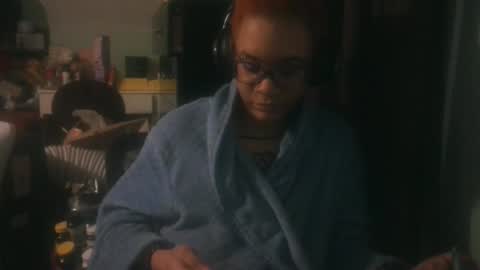 nickythehawtie online show from April 2, 2:09 am