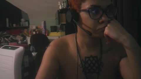 nickythehawtie online show from April 15, 2:12 am