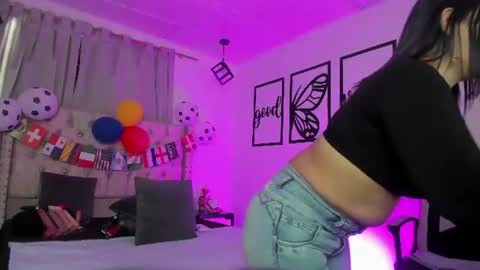 nicolee millerr online show from July 1, 12:48 pm