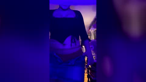 nicolewoody777 online show from March 22, 9:59 am