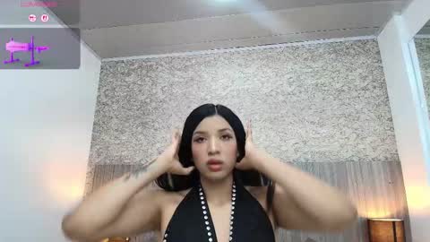 Nicolle Alvarez online show from March 21, 11:26 am