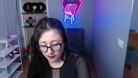 Nicolle  online show from July 28, 11:39 am