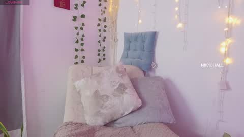 Nicolle online show from May 31, 1:39 pm
