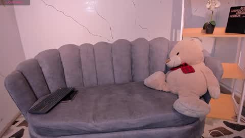 NicolRoss online show from October 28, 3:40 pm