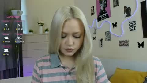 Hannah help me get 50 thumbs up online show from July 11, 5:07 am
