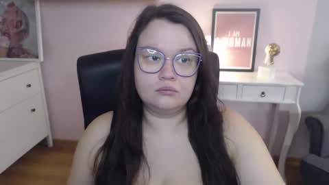 Holly online show from March 3, 7:47 am